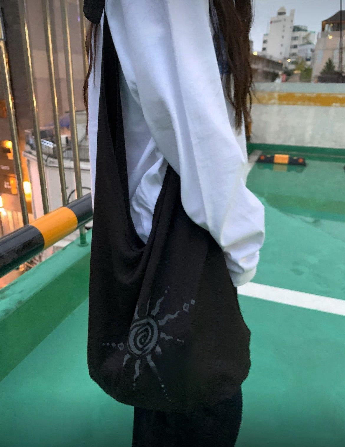 太陽印花掛頸包 兩色入