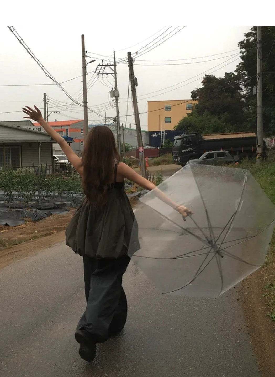 吊帶泡泡top 兩色入