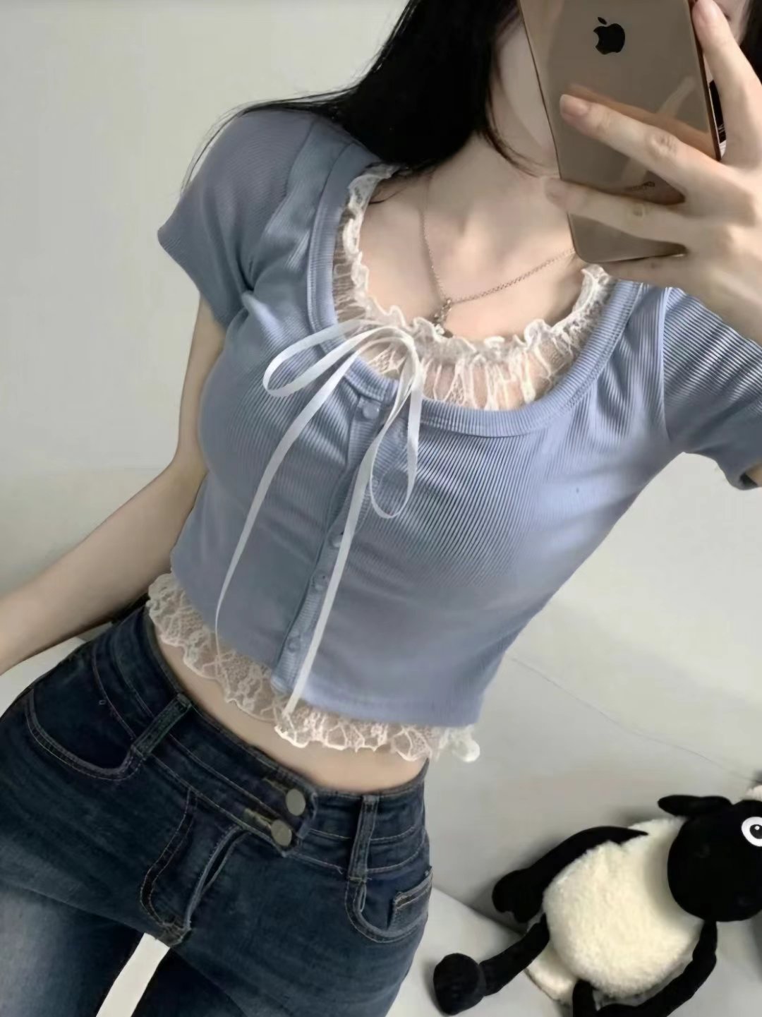 4月限定韓貨預訂95折ᢉ𐭩 Lace鈕扣短袖Top 四色入