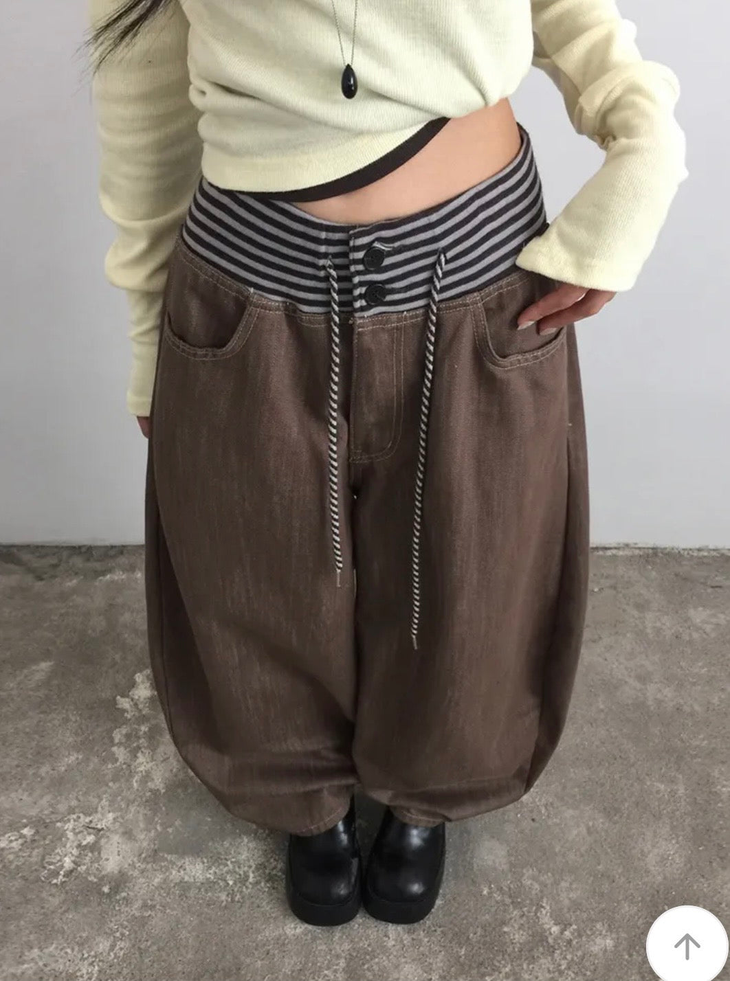 橫紋抽繩彎刀褲 三色入