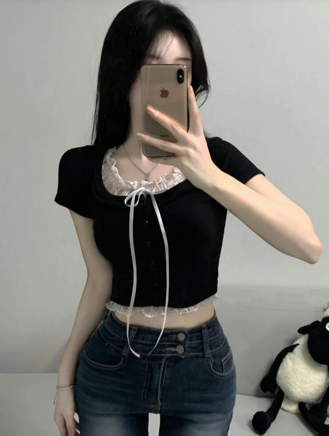 4月限定韓貨預訂95折ᢉ𐭩 Lace鈕扣短袖Top 四色入