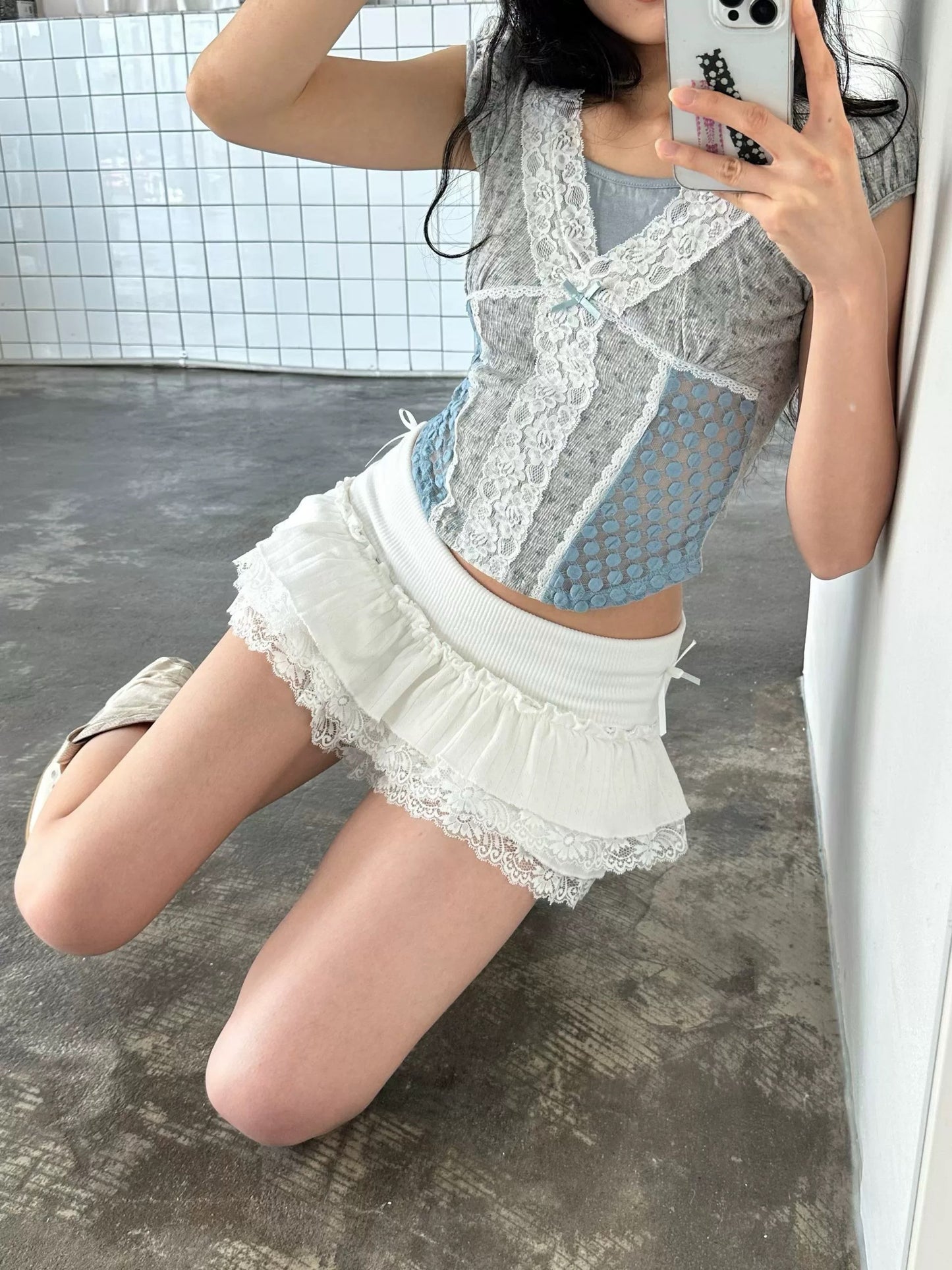 Lace邊修身碎花Top 兩色入