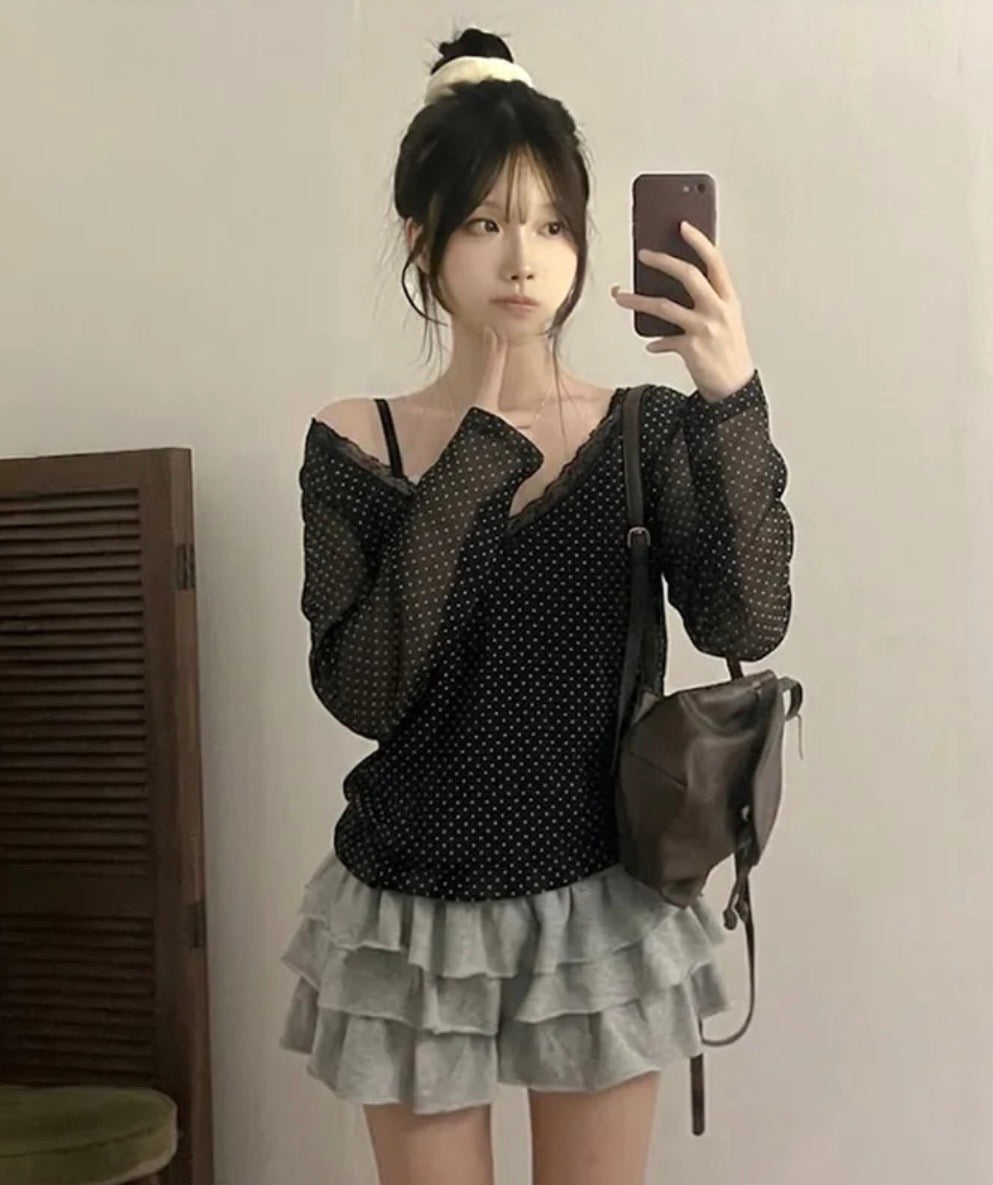 波點蕾絲V領透膚上衣 五色入