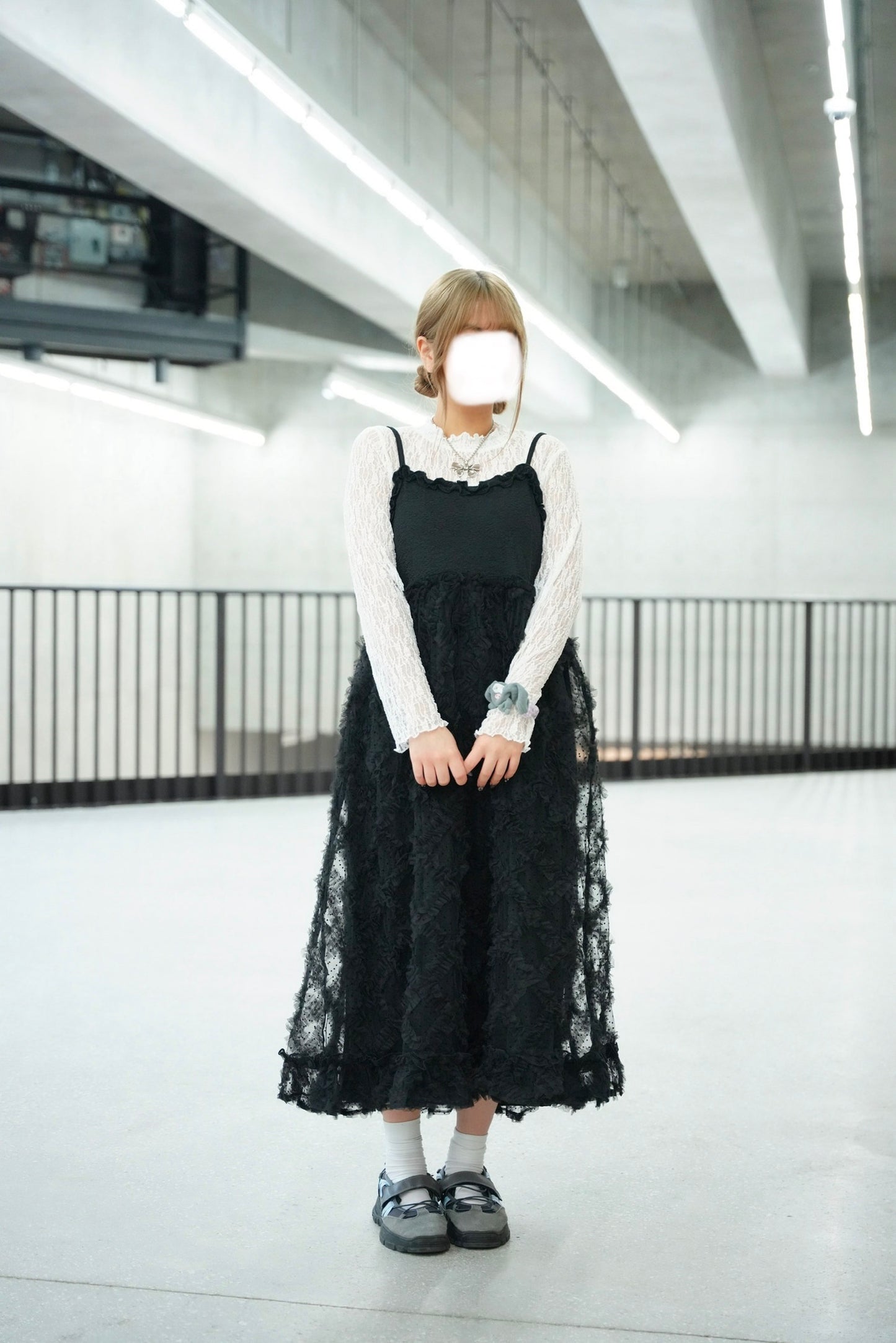 [最後現貨] 鏤空親膚LACE TOP 兩色入￼