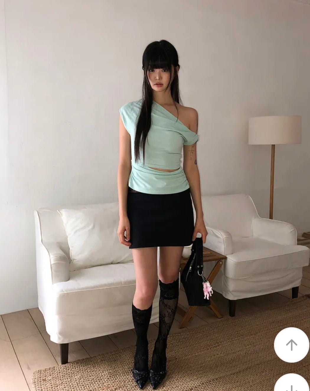 不規則扭結露肩上衣 三色入