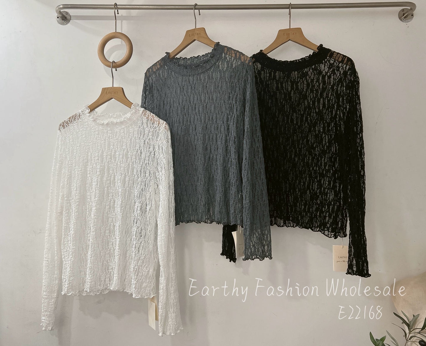 [最後現貨] 鏤空親膚LACE TOP 兩色入￼