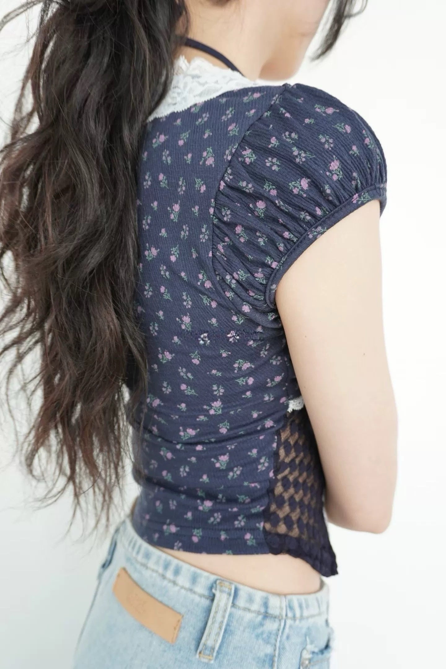 Lace邊修身碎花Top 兩色入