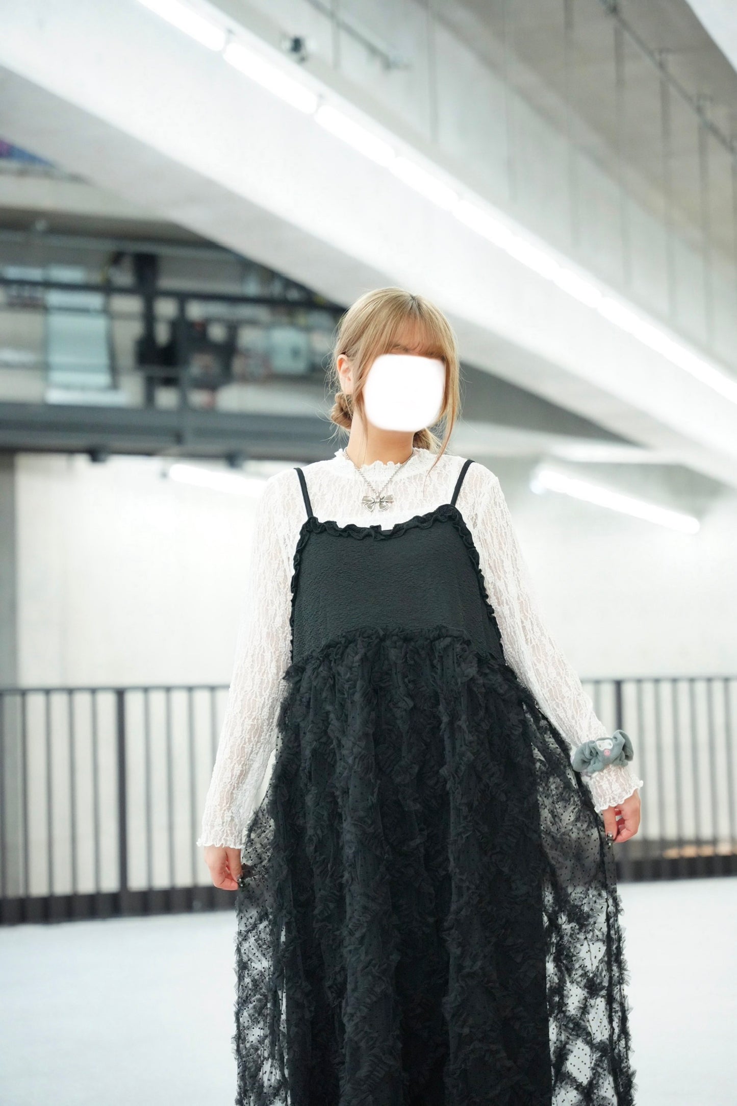 [最後現貨] 鏤空親膚LACE TOP 兩色入￼