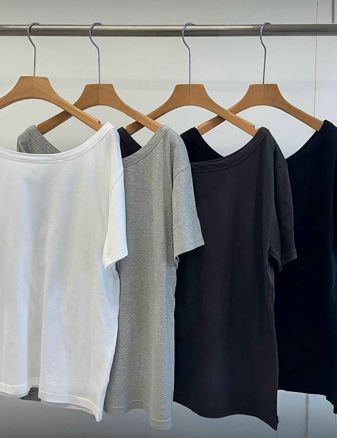 3月限定韓貨預訂95折☆ Basic斜膊Oversize Tee 四色入