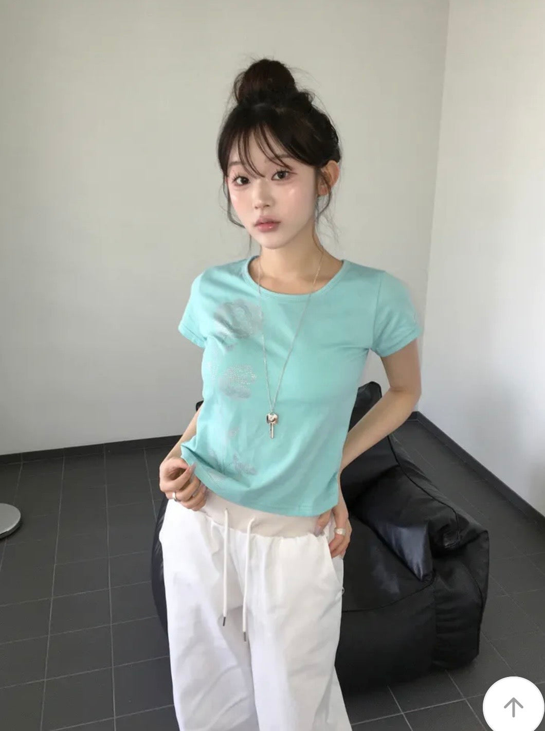 7月韓貨預訂95折಄燙鑽玫瑰短身Tee 四色入