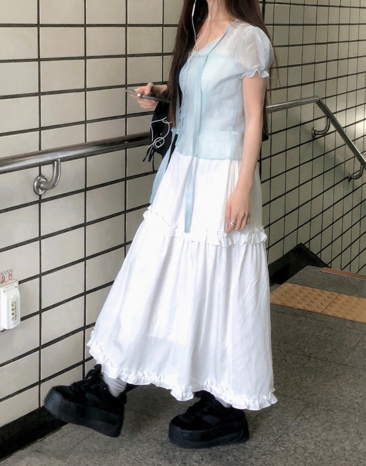 絲滑透透上衣 三色入