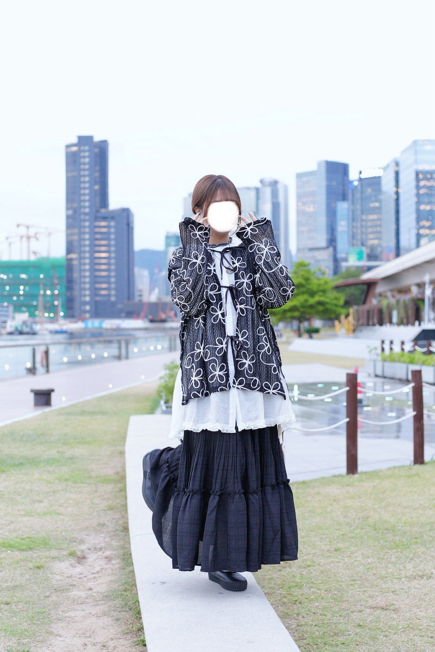 Two ways花花網洞外套 五色入