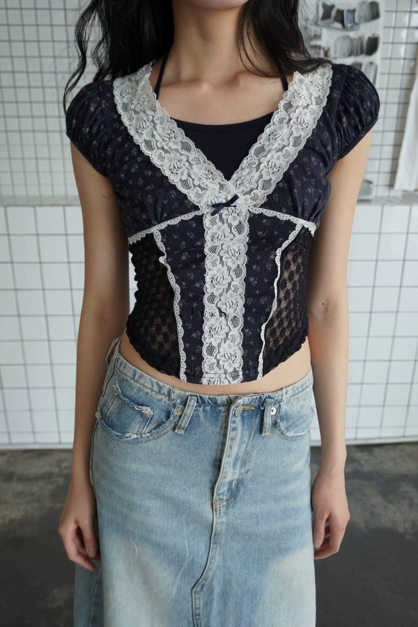 Lace邊修身碎花Top 兩色入
